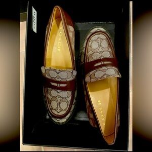 Coach Loafer Cora Jacq Oak/Maple size 9B